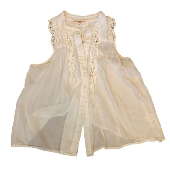 Boho Outfit
LuLa Rou Red Lace Skirt
Gilly Hicks Bralette 
White Blouse 
Sz Sm - Picture 5 of 14